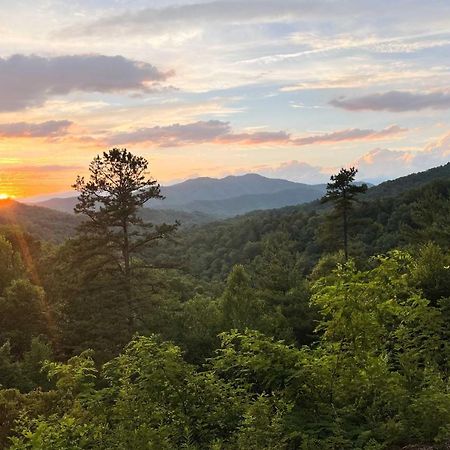 Vibrant Bryson City Home With Mtn Views And Deck! Dış mekan fotoğraf