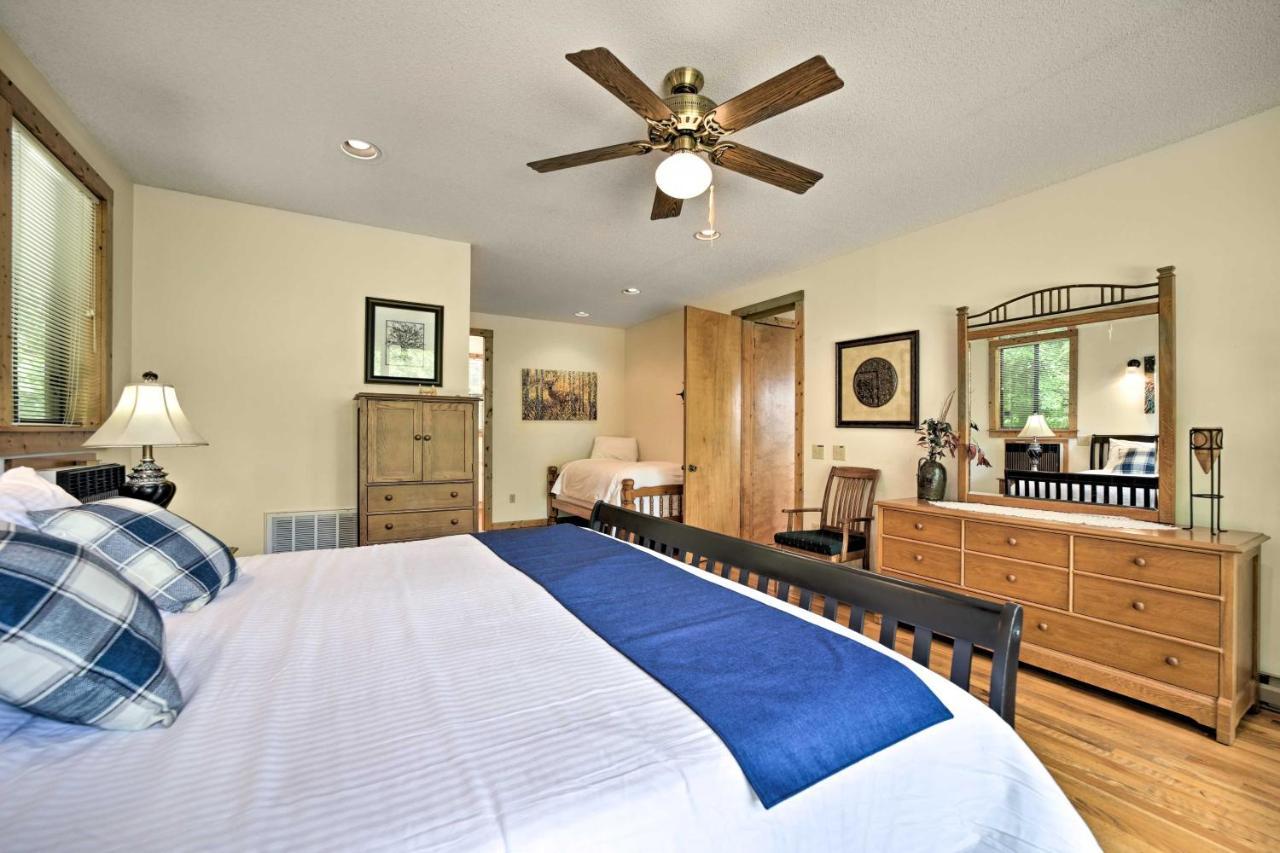 Vibrant Bryson City Home With Mtn Views And Deck! Dış mekan fotoğraf