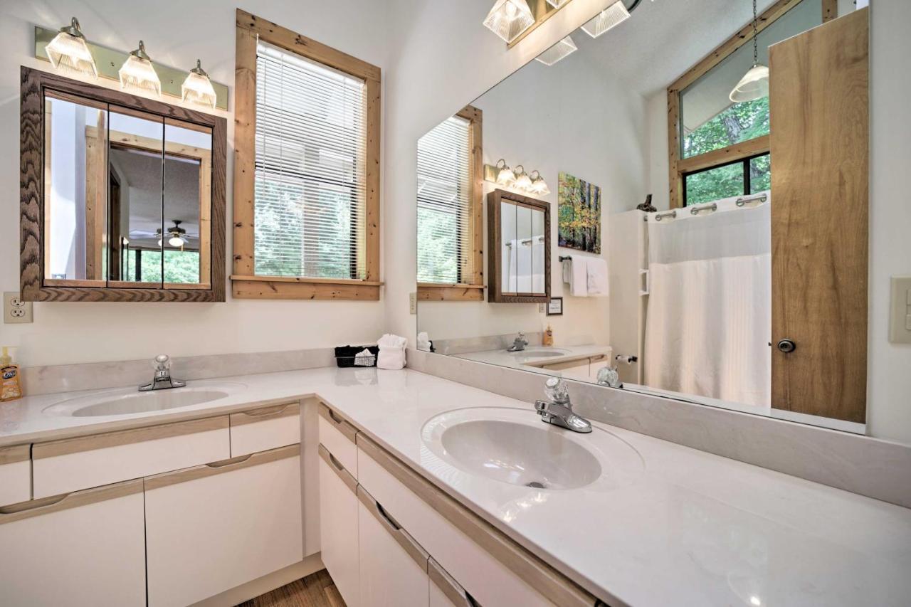 Vibrant Bryson City Home With Mtn Views And Deck! Dış mekan fotoğraf
