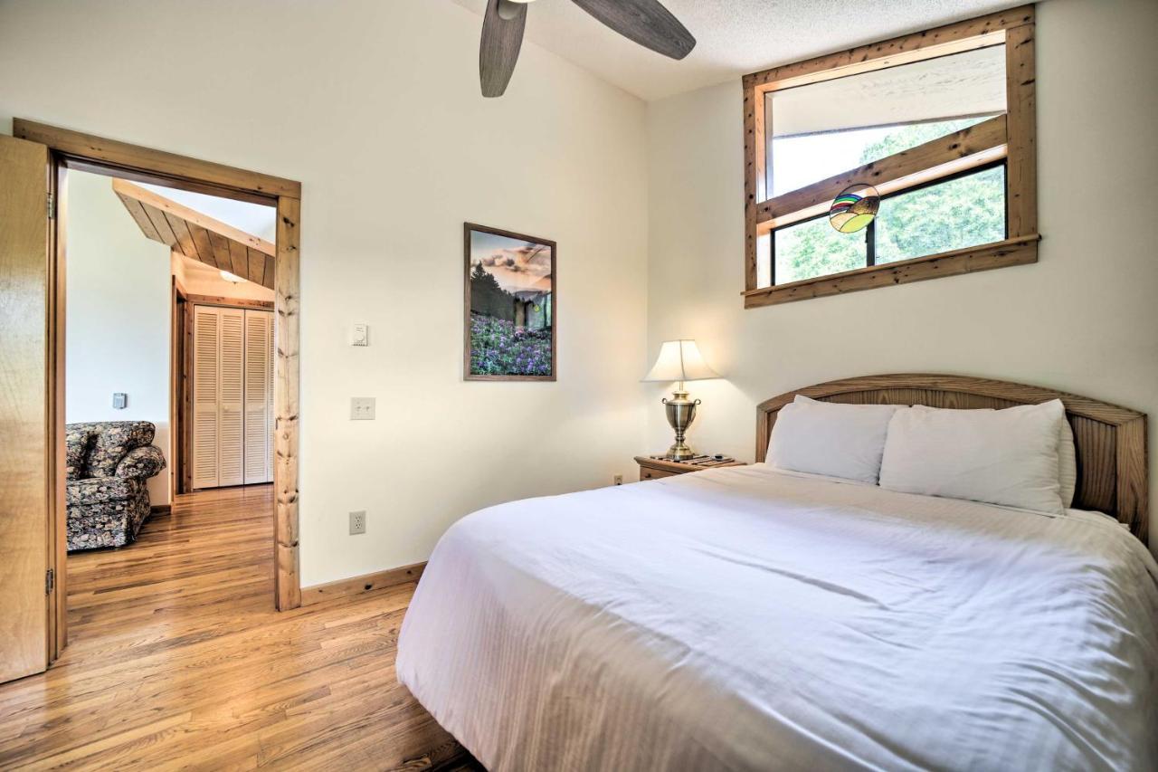 Vibrant Bryson City Home With Mtn Views And Deck! Dış mekan fotoğraf