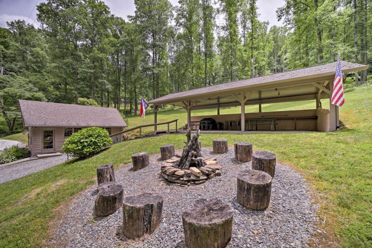 Vibrant Bryson City Home With Mtn Views And Deck! Dış mekan fotoğraf
